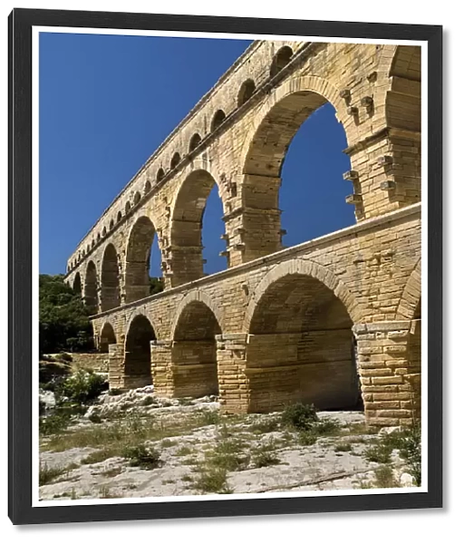 20093911. FRANCE Provence Cote d Azur Pont du Gard Roman aqueduct