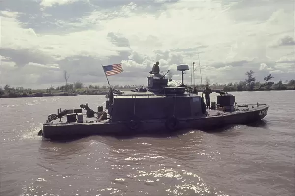 10092248. VIETNAM Vietnam War 1969 US Navy Monitor gunboat on the Sai Gon River