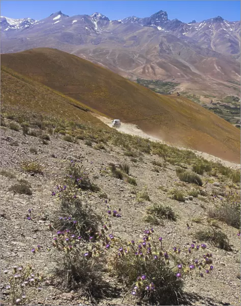 20085257. AFGHANISTAN Landscape Between Kabul
