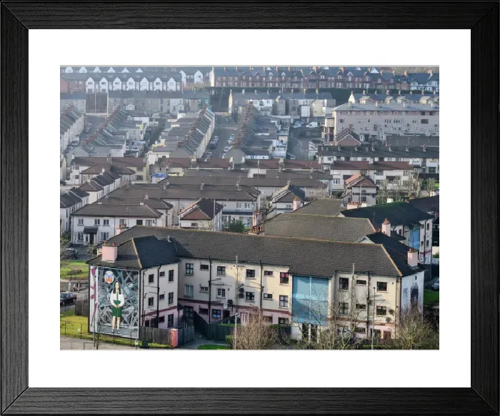 Framed Print : Derry City Walls Print Framed Print : Derry City Walls Print
