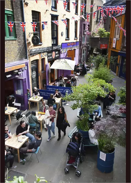 England, London, Covent Garden, Restaurants and Cafes in Neals Yard