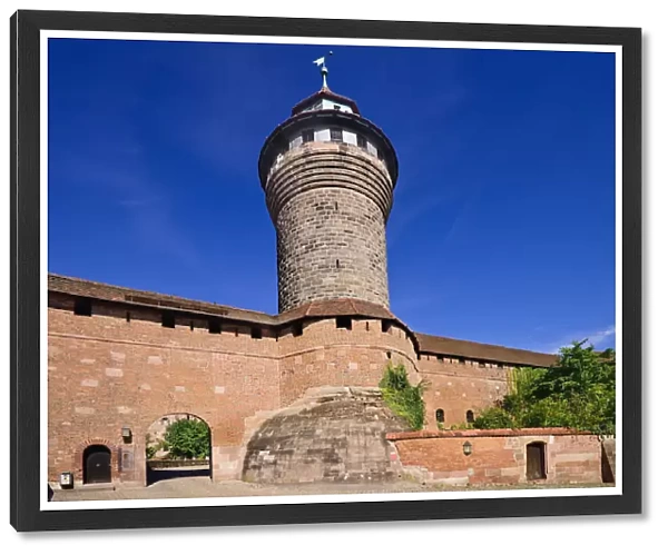 Germany, Bavaria, Nuremberg, Kaiserburg or Imperial Castle, Entrance Gate and Sinwell Tower