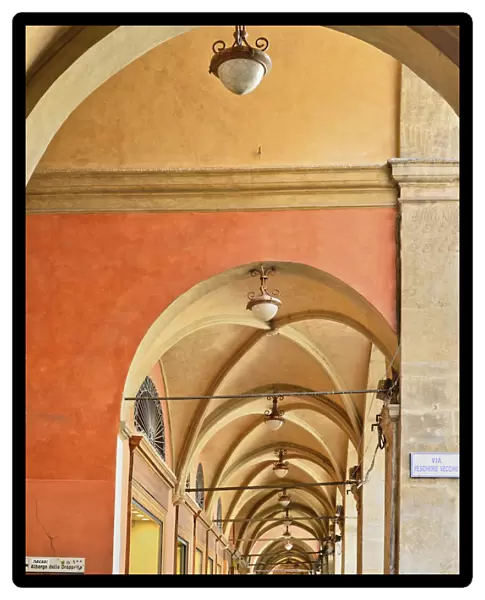 Italy, Emilia Romagna, Bologna, One of the citys many arcades