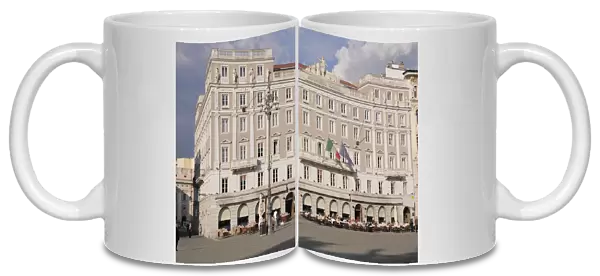 Italy, Friuli Venezia Giulia, Trieste, Piazza dell Unita D Italia, Palazzo Stratti
