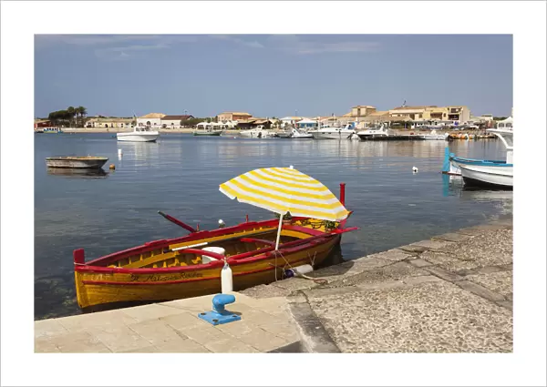 Italy, Sicily, Marzamemi, Marzamemi harbour and town
