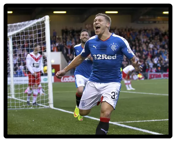 Martyn Waghorn's Thrilling League Cup Goal Celebration vs Airdrieonians at Excelsior Stadium