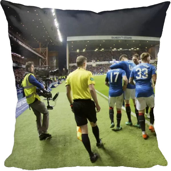 Rangers FC: Celebrating Hodson's Goal Against Aberdeen in the Premiership at Ibrox Stadium