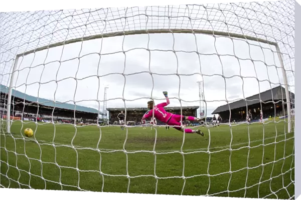 Joe Garner's Thrilling Goal: Rangers Secure Victory at Dens Park against Dundee
