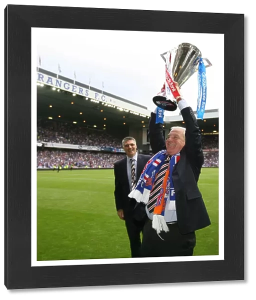 Champions League Triumph with Walter Smith: The Rangers Team Celebrates League Victory (2008-09)