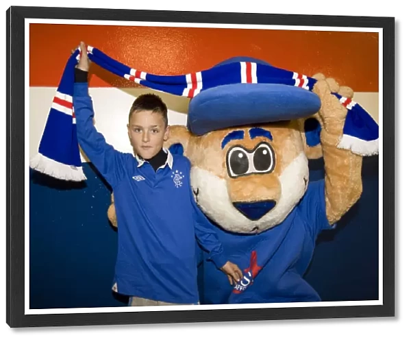 Family Fun and Exciting Football: Rangers vs Dundee United at Ibrox Stadium (3-2 in Favor of Dundee United)