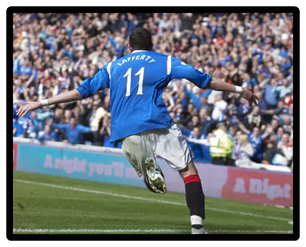 Rangers 4-2 Celtic: Kyle Lafferty's Euphoric Goal Celebration at Ibrox Stadium