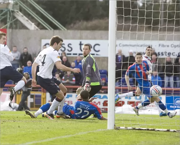 Steven Davis Scores First Goal: Rangers 4-1 Victory Over Inverness Caledonian Thistle