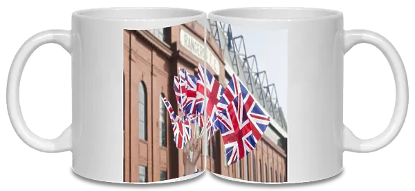 Rangers Epic Victory: Triumphing over Celtic with Waving Union Jacks (3-2) at Ibrox Stadium