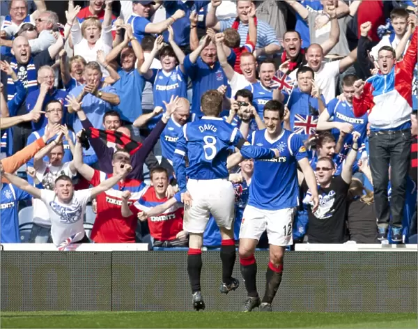 Thrilling Ibrox Showdown: Lee Wallace Scores Game-winning Goal for Rangers (3-2)