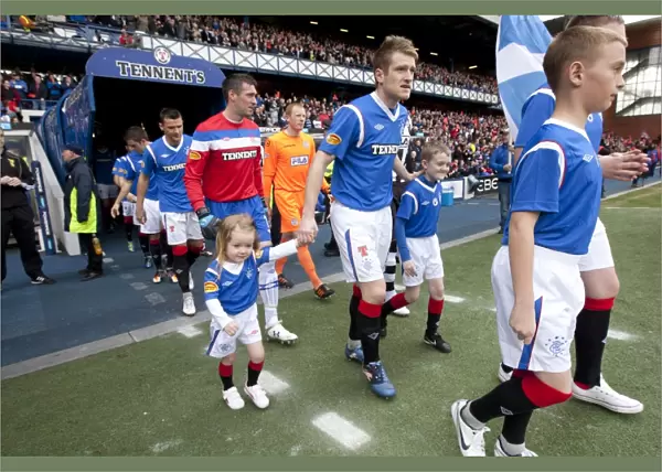 Rangers Steven Davis Leads Team Out with Mascots: 3-1 Win over St. Mirren