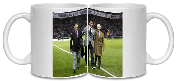 Rangers legends Eric Caldow, Michael Mols and Davie Wilson on the pitch at half time for the 140th anniversary