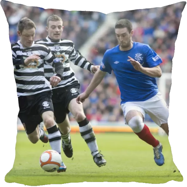 Rangers Lee Wallace in Action: 3-1 Victory over East Stirlingshire at Ibrox Stadium