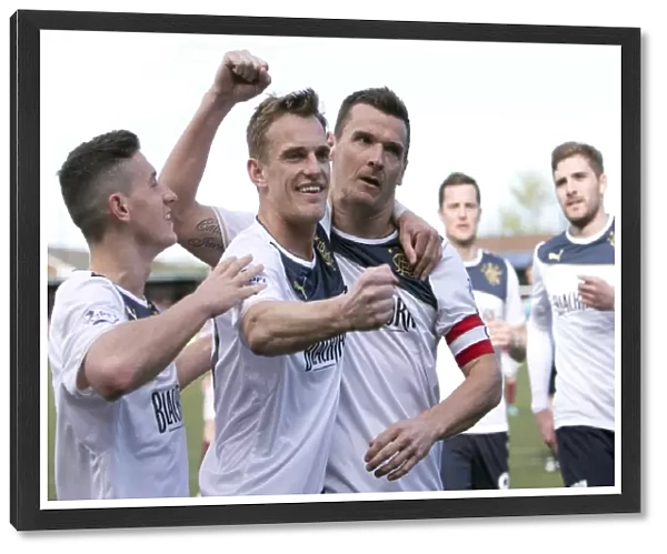 Rangers Lee McCulloch and Team Mates Celebrate Goal in Scottish League One Match vs Stenhousemuir