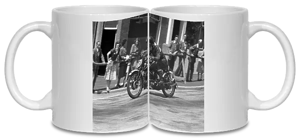 L F Pittam (Vincent) 1953 1000cc Clubman TT