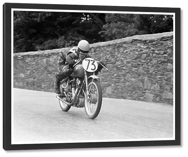 Howard Grindley (Royal Enfield) 1952 Ultra Lightweight TT