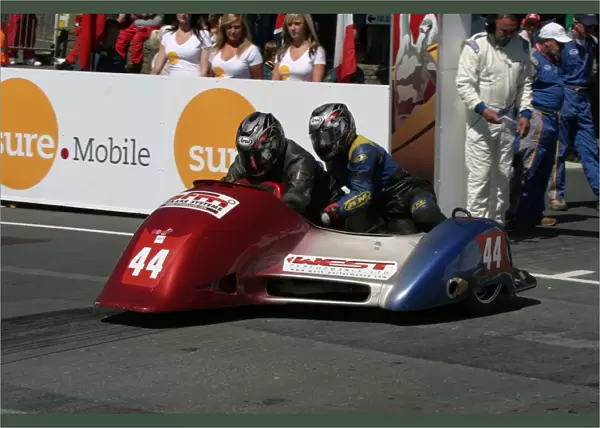 Wally Saunders & Eddie Kiff (Ireson Yamaha) 2008 Sidecar TT