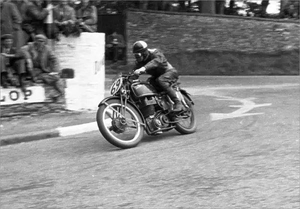 Peter Goodman (Velocette) 1947 Senior TT