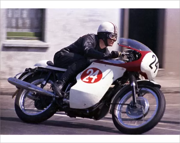 Darryl Pendlebury (Triumph) 1969 Production TT