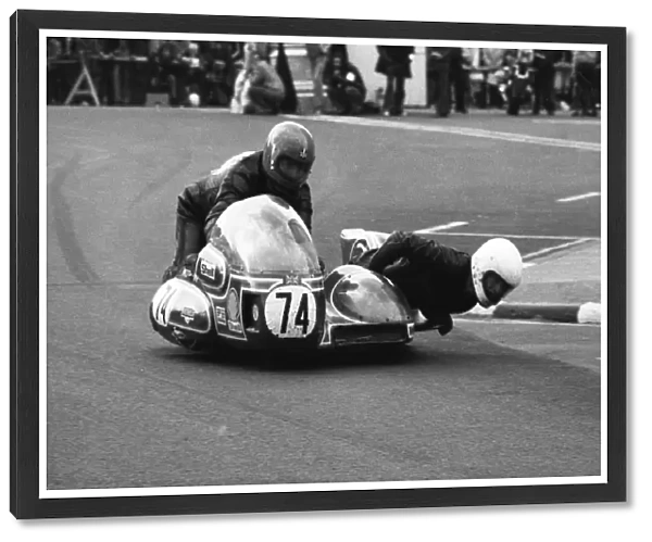 Maurice Tombs & Neil Francis (Moto Imp) 1977 Sidecar TT