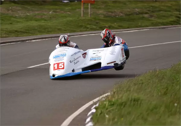 Greg Lambert & Ivan Murray (GL DMR Yamaha) 2004 Sidecar TT