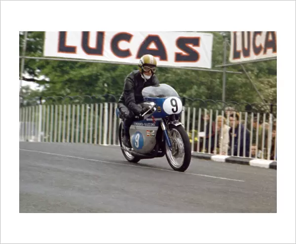 Peter Berwick (Crooks Suzuki) 1971 Junior TT