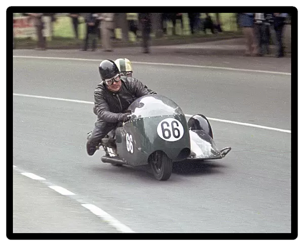 Matty Mines & M Raw (Triumph) 1966 Sidecar TT