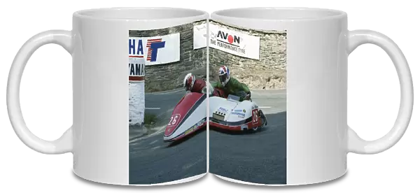 Bruce Moore & Guy Lowe (Shellbourne Yamaha) 1992 Sidecar TT