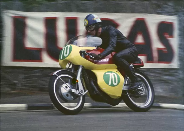Peter Platt (Greeves) 1970 Lightweight TT practice