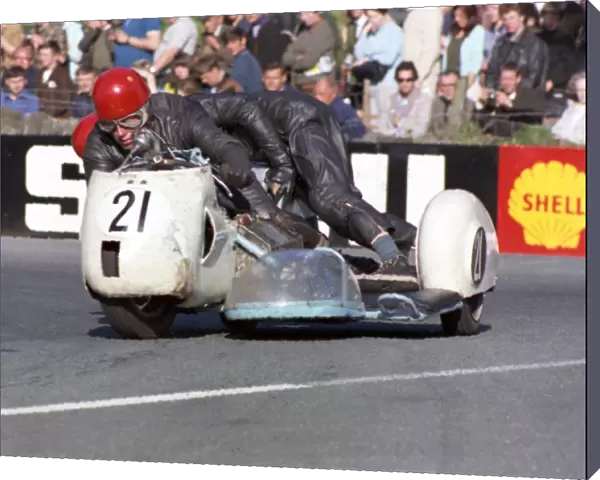 Dennis Keen & D Lockett (Triumph) 1968 500 Sidecar TT