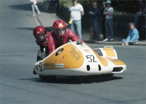 Jed Tennant & Maria Clarke (Anderson Yamaha) 1985 Sidecar TT