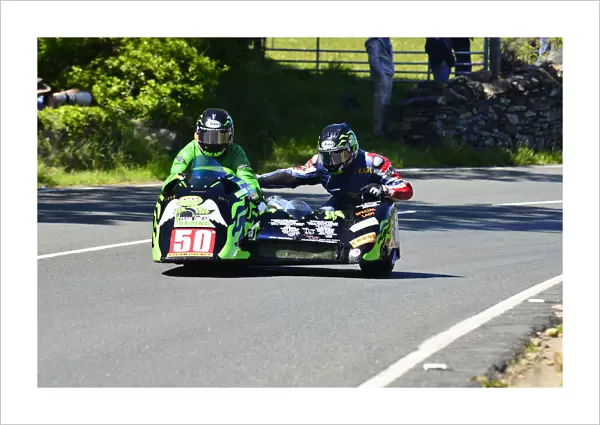 Debbie Barron & Karl Schofield (Ireson Kawasaki Oscar) 2015 Sidecar TT