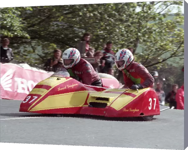 Howard Langham & Steve Langham (Jacob Yamaha) 1993 Sidecar TT