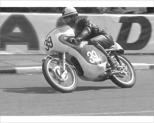 Dave Simmonds (Tohatsu) 1964 Ultra Lightweight TT
