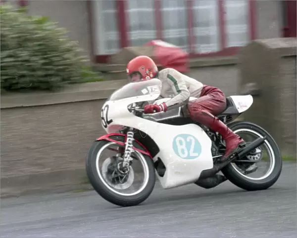 Allen Brew (Z parts Yamaha) 1980 Junior Manx Grand Prix
