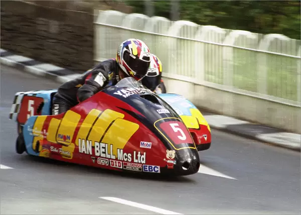 Geoff Bell & Craig Hallam (Windle Yamaha) 1996 Sidecar TT