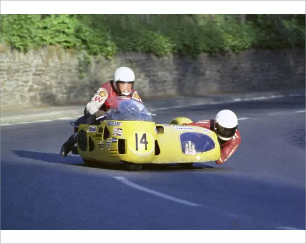 Bill Currie & Kenny Arthur (Weslake) 1974 750 Sidecar TT