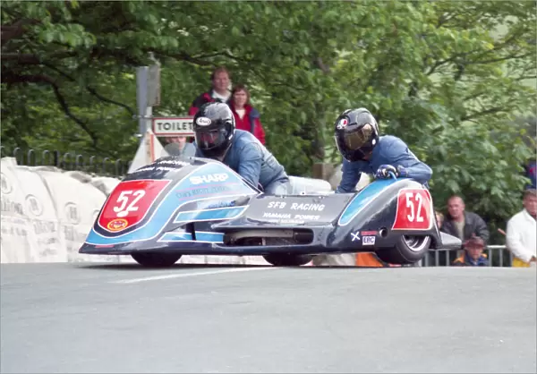Mick Robson & Colin Borland (Ireson Yamaha) 2000 Sidecar TT