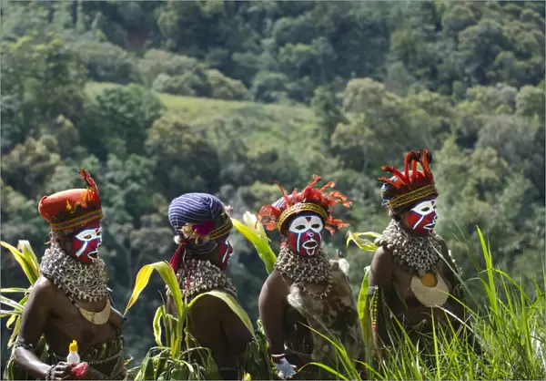 Jiawao Sing-sing group from Paiya in Western Highlands getting ready for Paiya Show