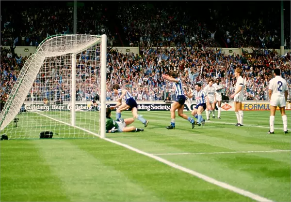 Tottenhotspur vs Coventry City: Houchen's Equalizer at Wembley FA Cup Final