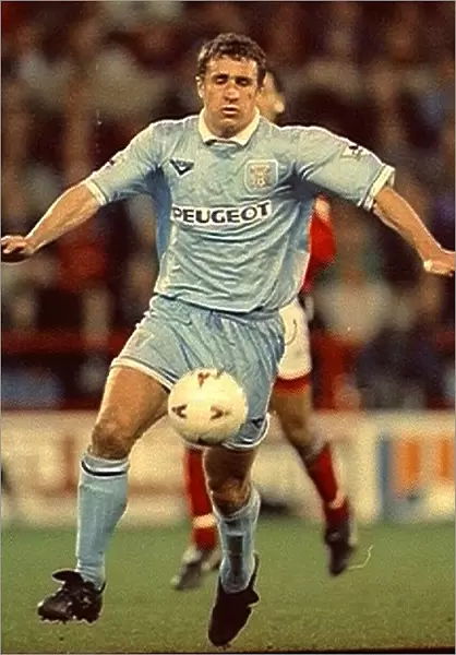 Liam Daish in Action: Coventry City vs. Nottingham Forest (1990s) - Football Rivalry
