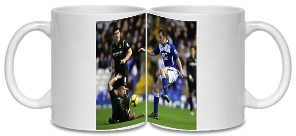McFadden vs De Jong: A Premier League Battle for the Ball (Birmingham City vs Manchester City, 01-11-2009)