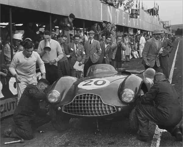 TT Dundrod 1953 Aston Martin makes Pit Stop