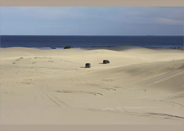 Mitsubishi Delica Space Gear V6 1996 in Sand dunes