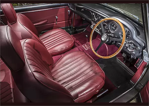 Aston Martin DB4 Convertible 1962 Gold