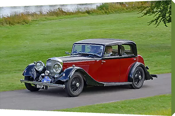 Bentley 3. 5-litre Saloon 1935 Black & red